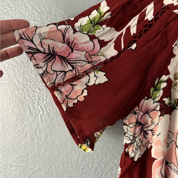 ASTR The Label | Anthropologie | Off Shoulder Floral Flowy Top | M 🌸✨ - Picture 9 of 9